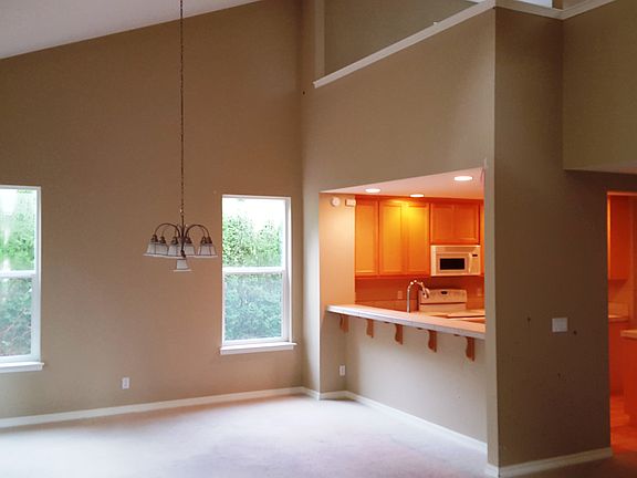 3rd image of 132 Timber Heights Dr