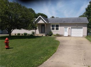 81 Lynwood Dr, Magnolia, OH 44643