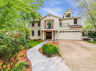 702 Ninovan Rd SE, Vienna, VA 22180