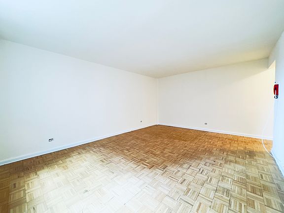 4th image of 144-02 Barclay Ave #4L