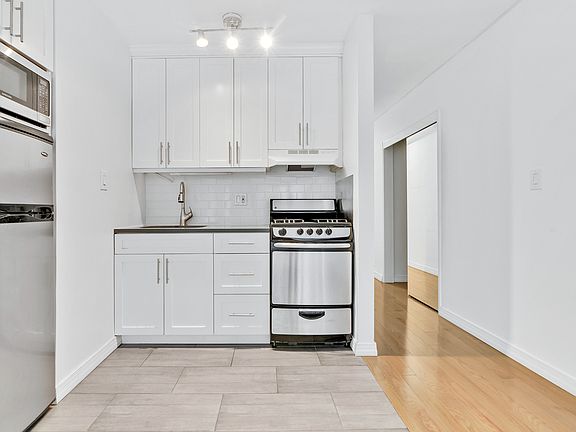 3rd image of 320 E 54th St APT 3H