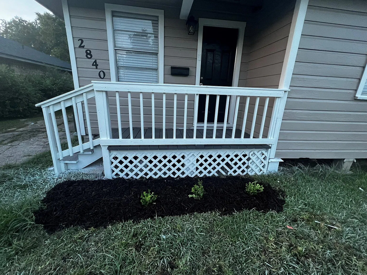 2 bed, 1.0 bath, 830 sqft, $1,050 — Photo 2