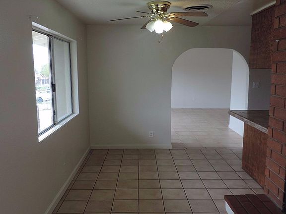 3rd image of 2724 Valencia Dr