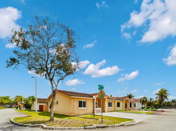17255 NW 72nd Ct, Hialeah, FL 33015