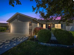 8021 Canyon Dr, Pasco, WA 99301