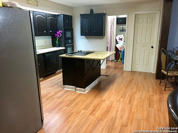 3rd image of 16240 San Pedro Ave