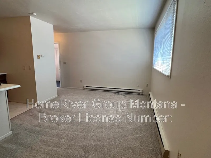 1 bed, 1.0 bath, $1,045 — Photo 2