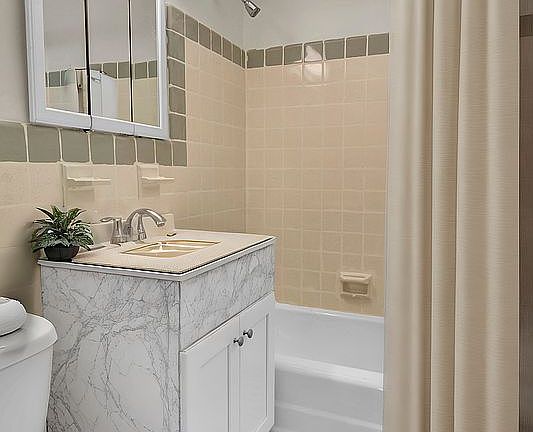 5th image of 825 Morrison Ave APT 10M