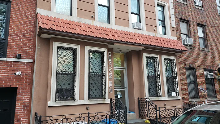 Rented by The Hamilton Group | media 5