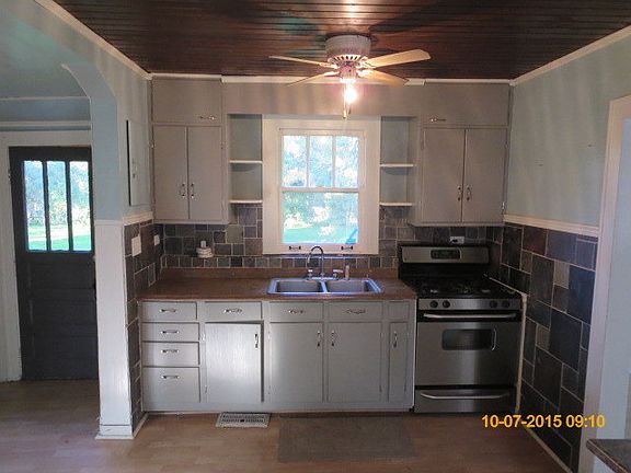 3rd image of 25011 W Fox Ave