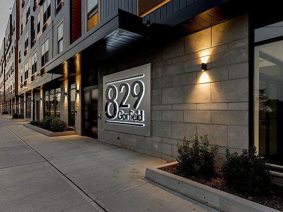 3rd image of 829 Garfield Ave #1b6756632