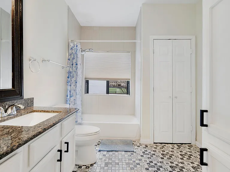 4800 W Lovers Ln #515 — Photo 31