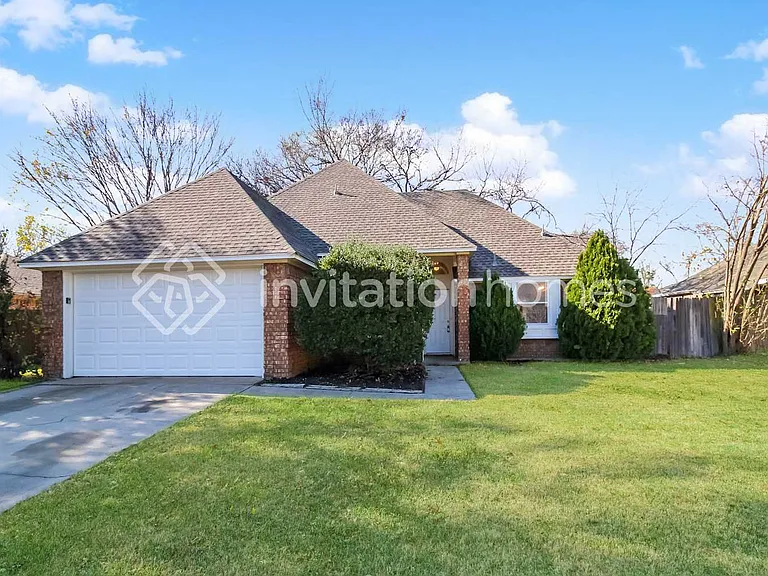 3217 Brooke St — Photo 1