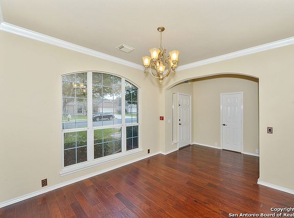 3rd image of 4721 Green Bluff Dr