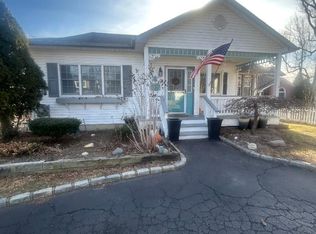 64 Hamilton St, Amityville, NY 11701