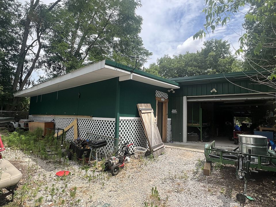 2nd image of 205 Walker St