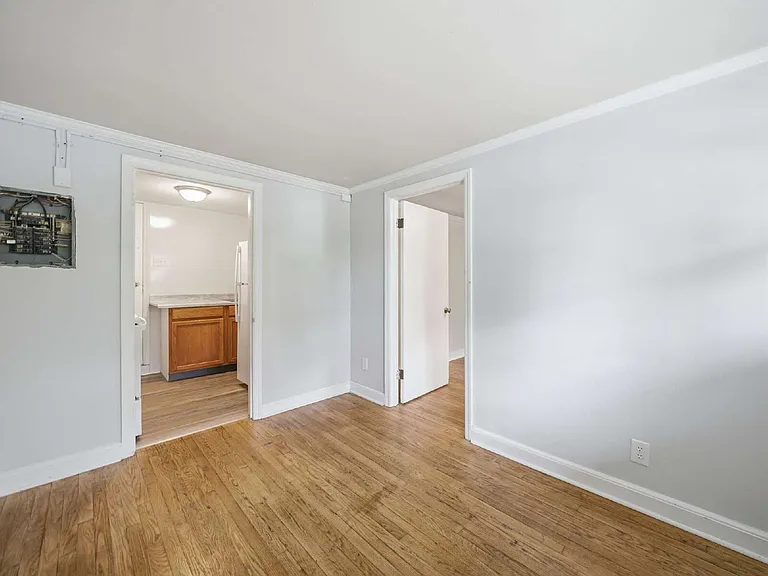 430R N Locust St — Photo 9