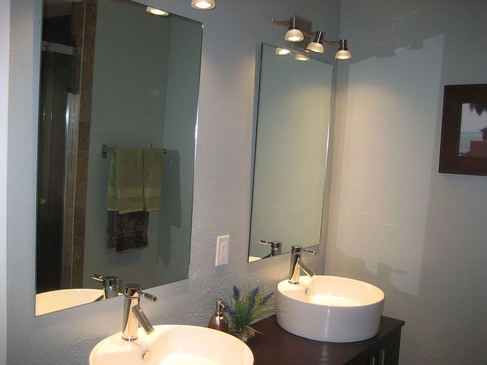2nd image of 1490 Kingwood Pl