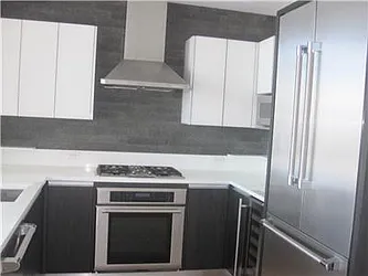 Rented by R New York