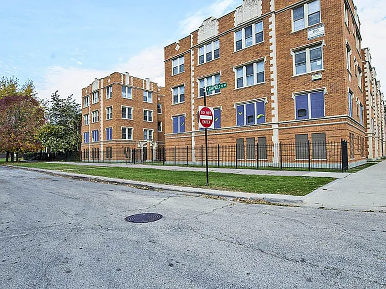 3600 W Franklin — Photo 40