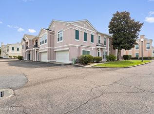 2252 Beach Dr APT 606, Gulfport, MS 39507