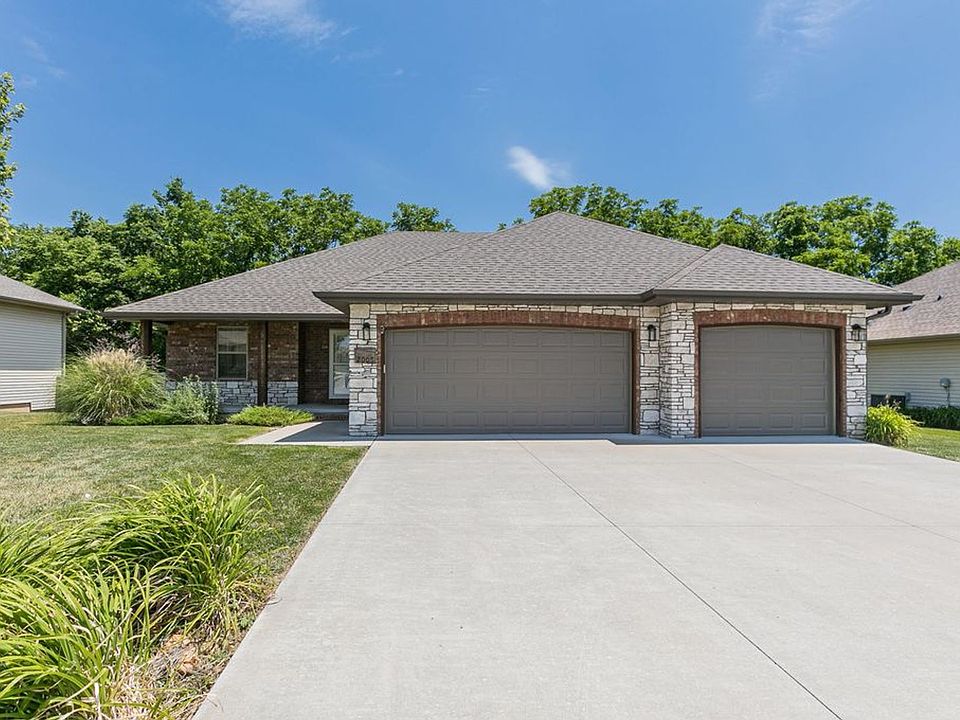 1st image of 2008 S Thomas Dr