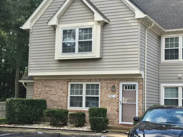 701A New River Ct, Chesapeake, VA 23320