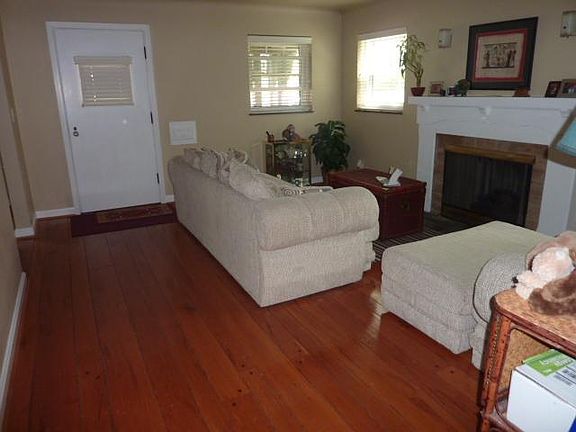 2nd image of 5911 Waymont Ln
