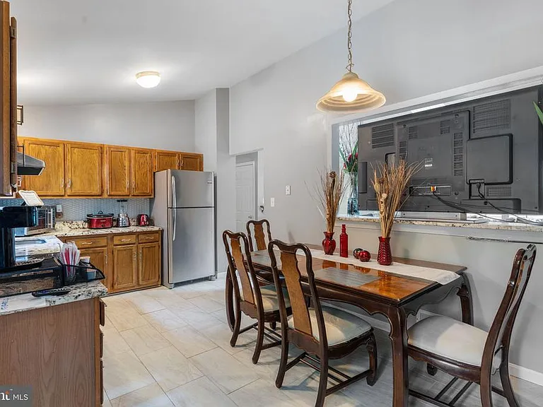 12258 Catalina Dr — Photo 11