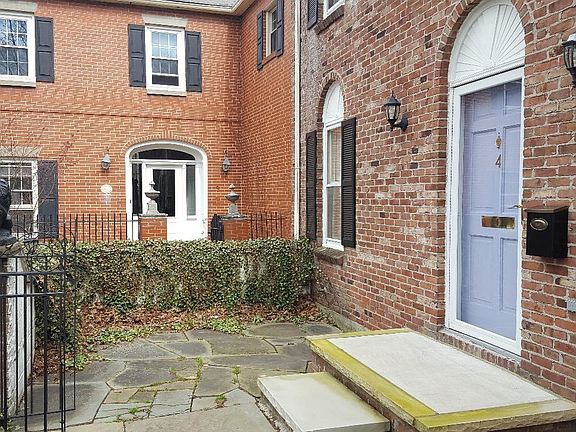 Large walled-in Patio