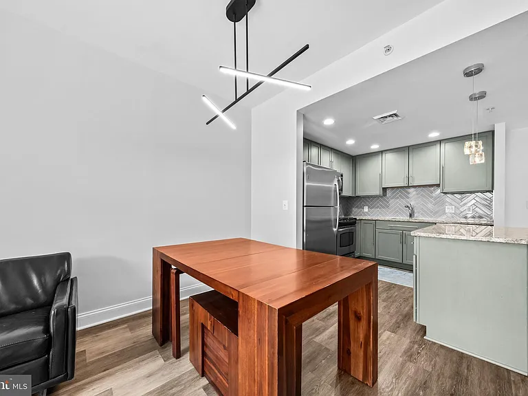 1020 N Highland St #907 — Photo 12