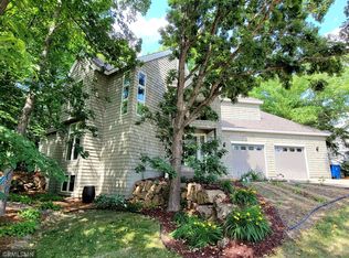 1092 Wildwood Way, Chaska, MN 55318