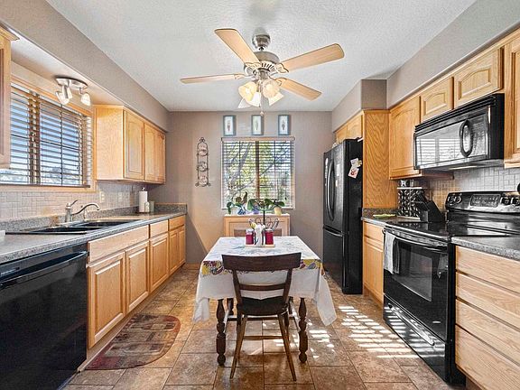 3rd image of 20490 Eureka Dr