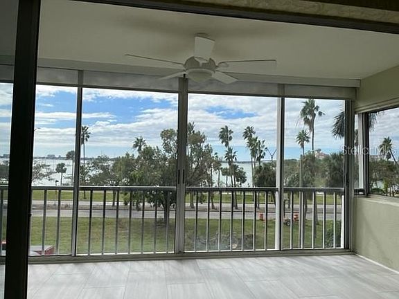 4th image of 555 S Gulfstream Ave Unit 301