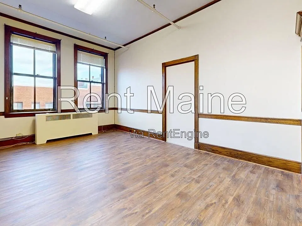 61 Main St #86