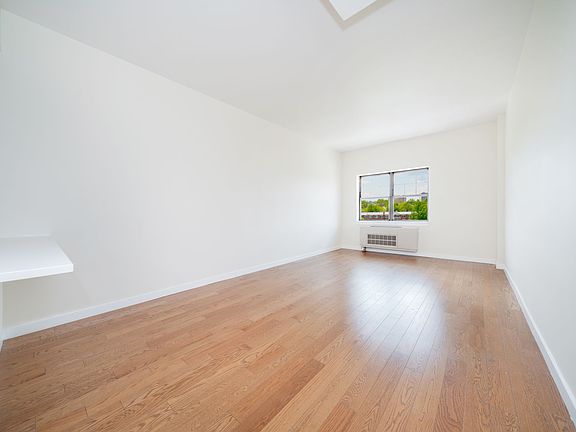 2nd image of 7525 153rd St APT 551