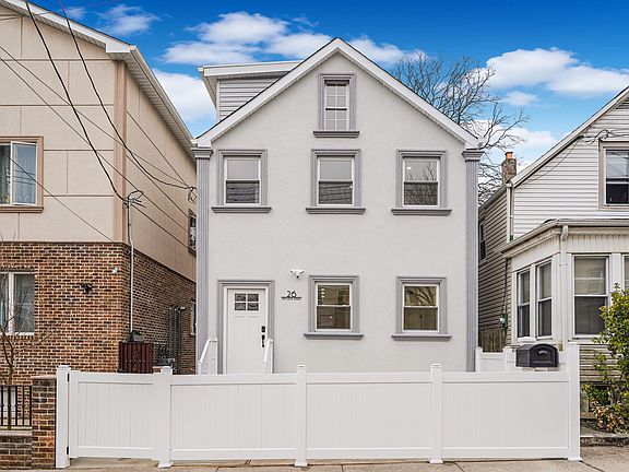 2nd image of 16 Metcalfe St
