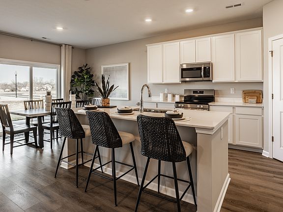 5th image of 8141 Clary Ln