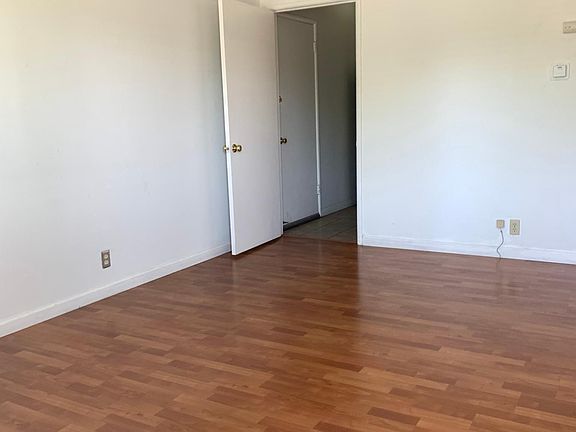 3rd image of 490 Doma Dr
