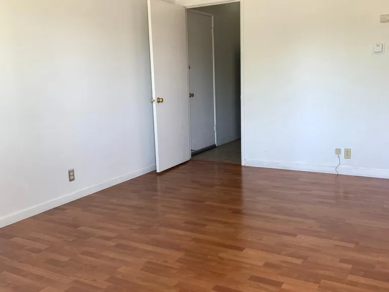 490 Doma Dr — Photo 3