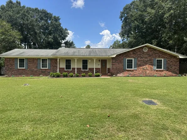 2102 Centenial Dr, Dothan, AL 36303