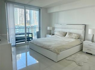 500 Brickell Ave APT 1807, Miami, FL 33131