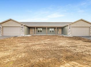 1052 Tebala Blvd, Rockford, IL 61108