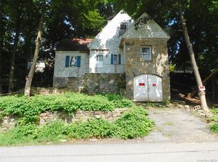 39 Sycamore Ter, Mahopac, NY 10541