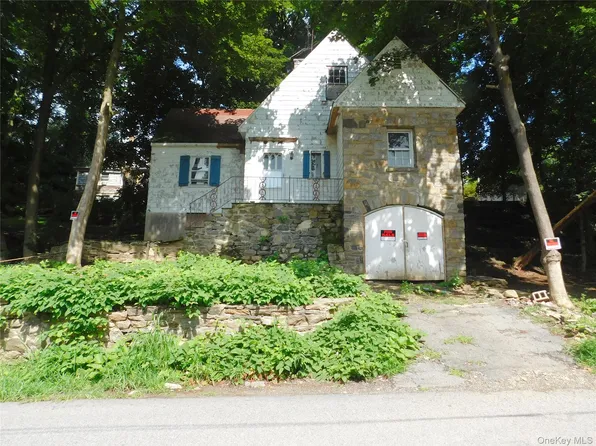39 Sycamore Terrace, Mahopac, NY 10541