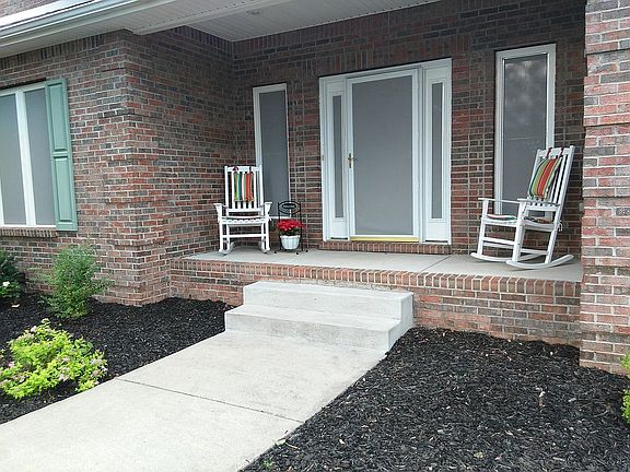 4th image of 174 Village Way