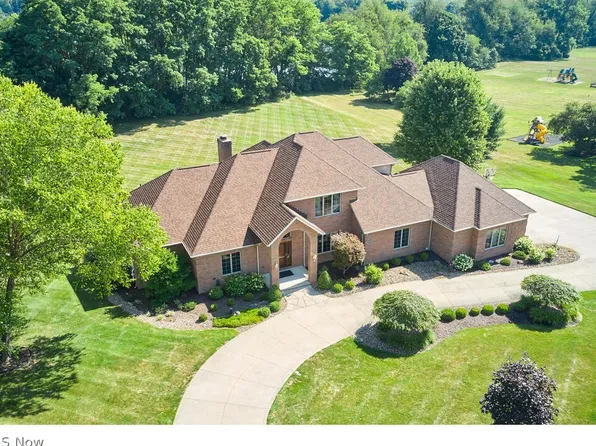 4875 Arbour Green Dr, Akron, OH 44333
