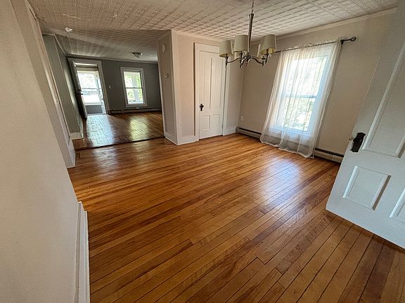 5th image of 3 Hillcrest Ct #2