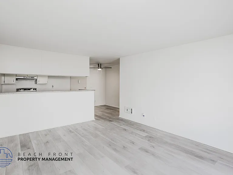 3415 Linden Ave. — Photo 2
