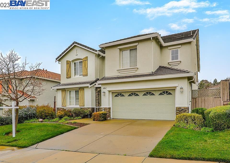 1st image of 233 Tanglewood Dr